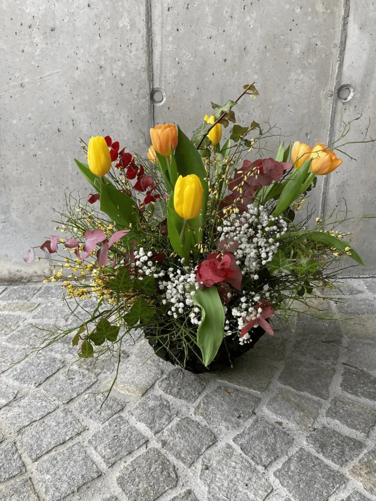 Saisonale Blumendekoration für Zuhause