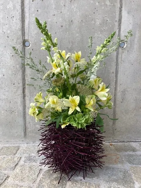 Dekoratives Arrangement von fleurs en fête